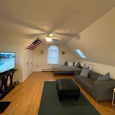 Cozy Condo With All Perks & Parking Close To Encore Casino Everett Ngoại thất bức ảnh